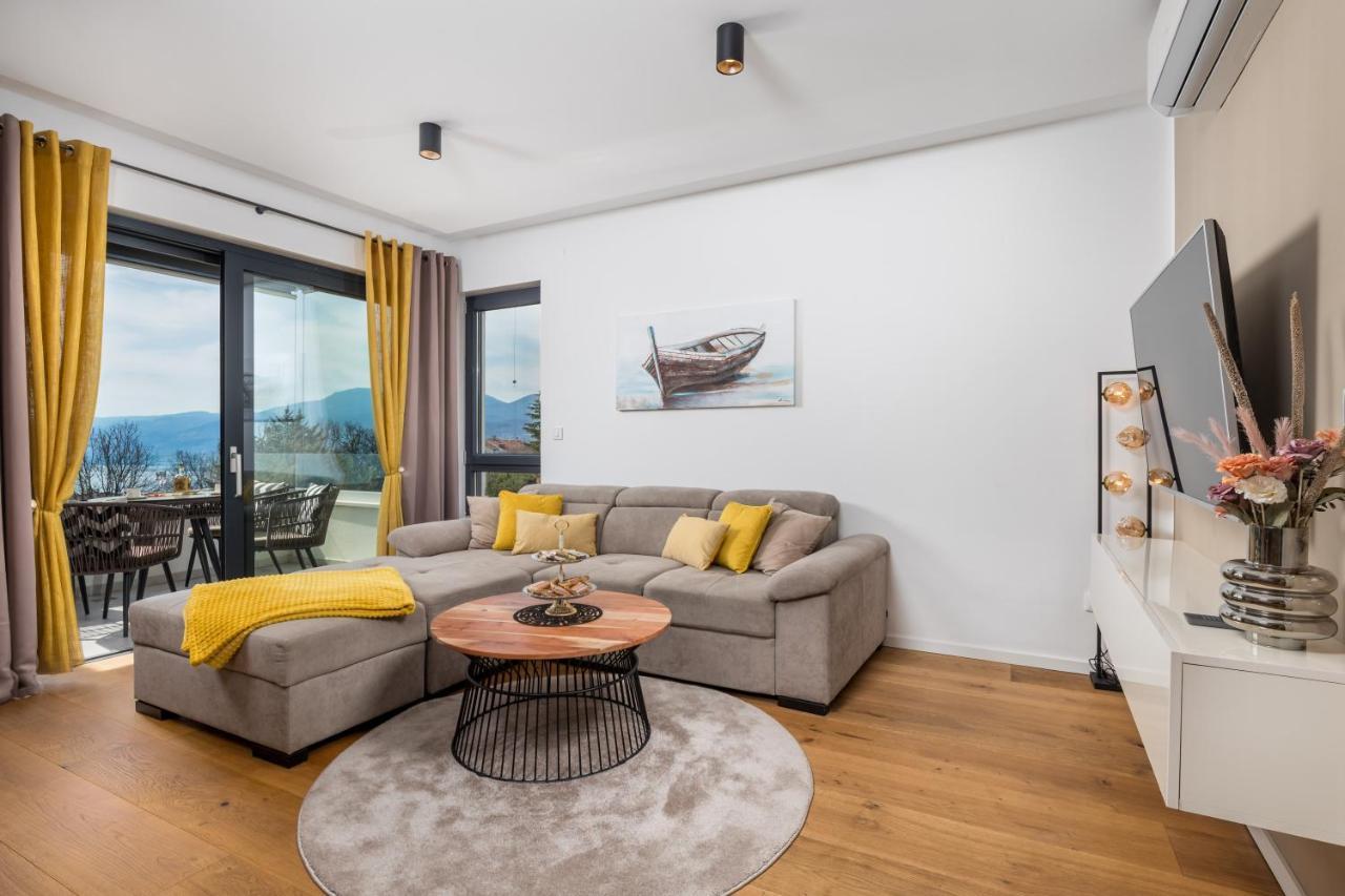 Apartment Top View With Balcony And Private Parking Рієка Екстер'єр фото