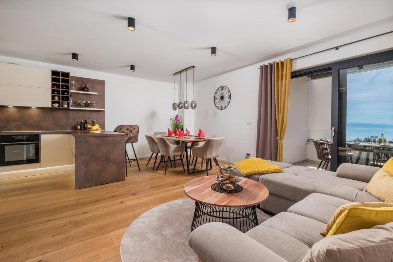 Apartment Top View With Balcony And Private Parking Рієка Екстер'єр фото